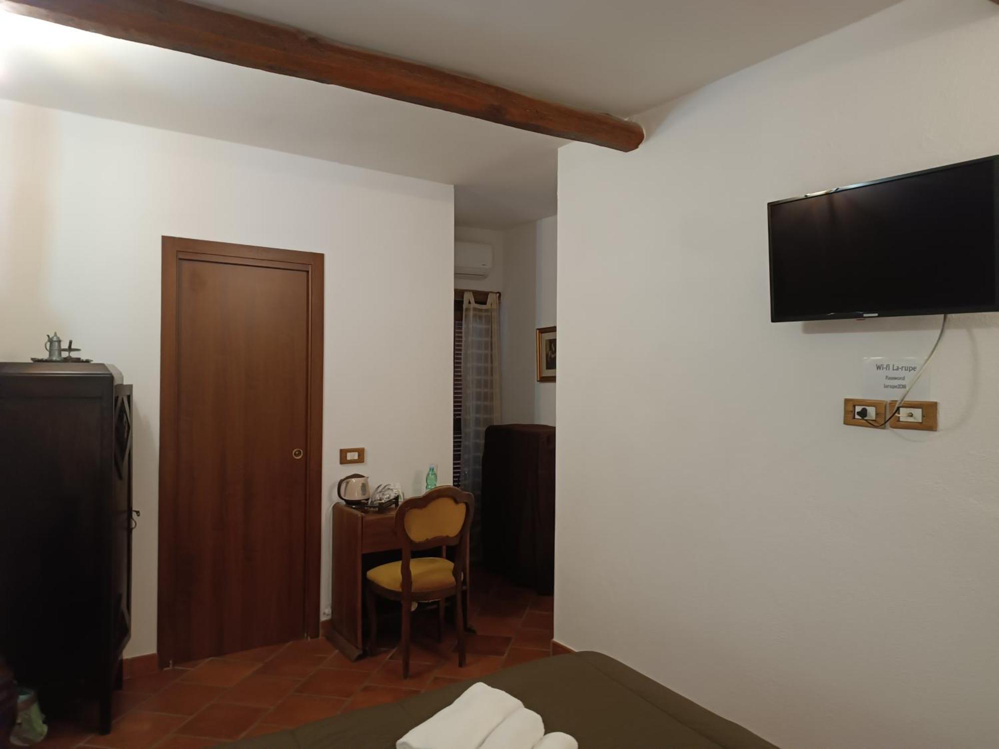 La Rupe Bed And Breakfast Norma Ruang foto
