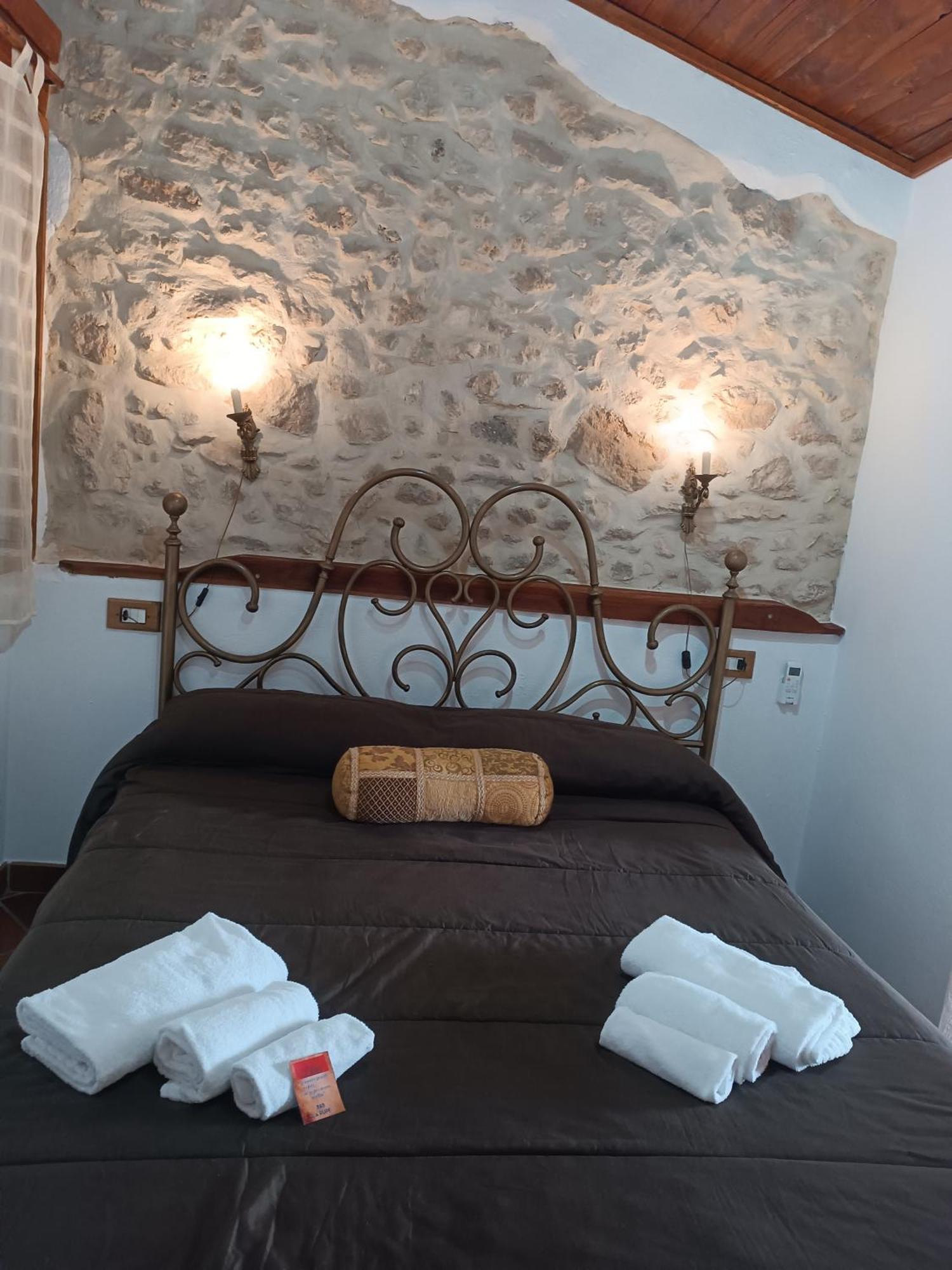 La Rupe Bed And Breakfast Norma Ruang foto