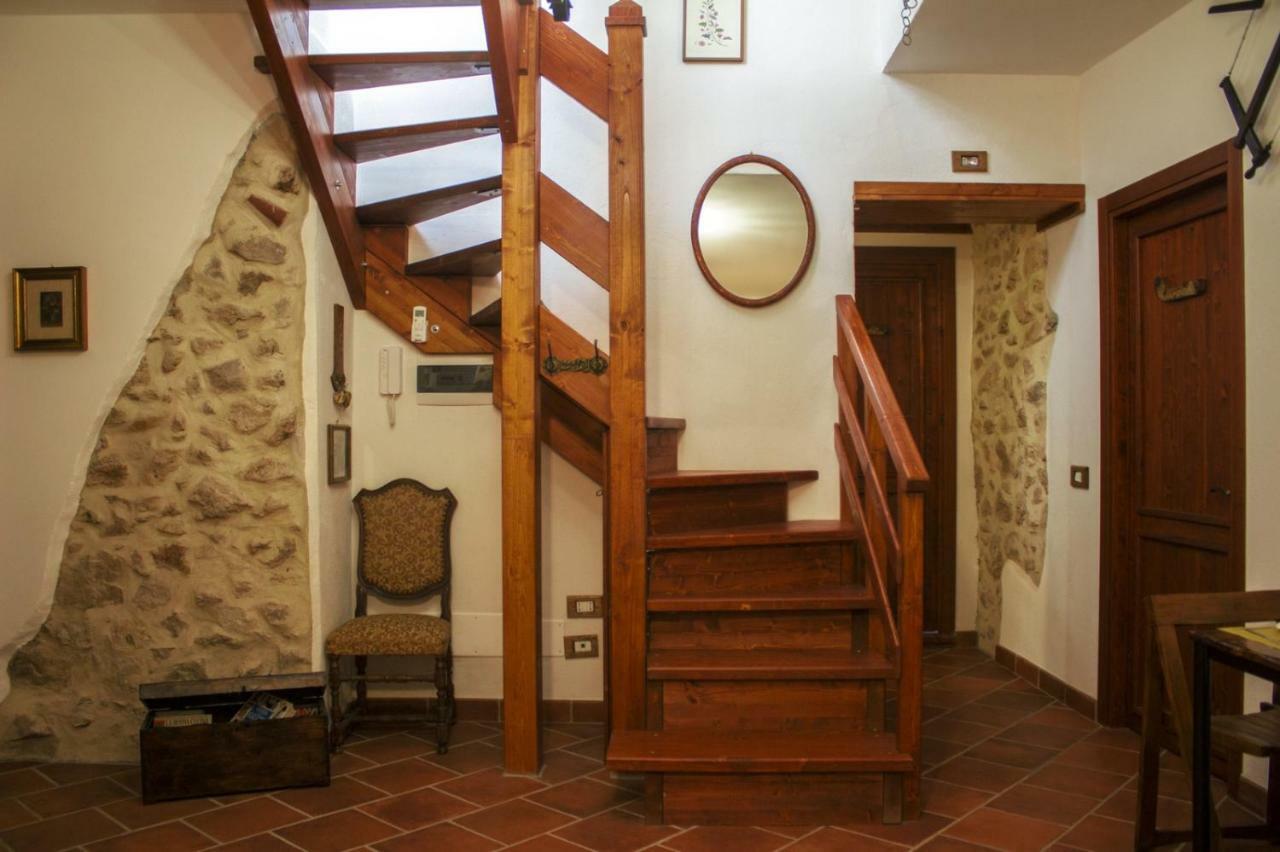 La Rupe Bed And Breakfast Norma Bagian luar foto