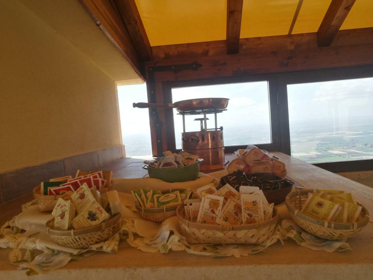 La Rupe Bed And Breakfast Norma Bagian luar foto