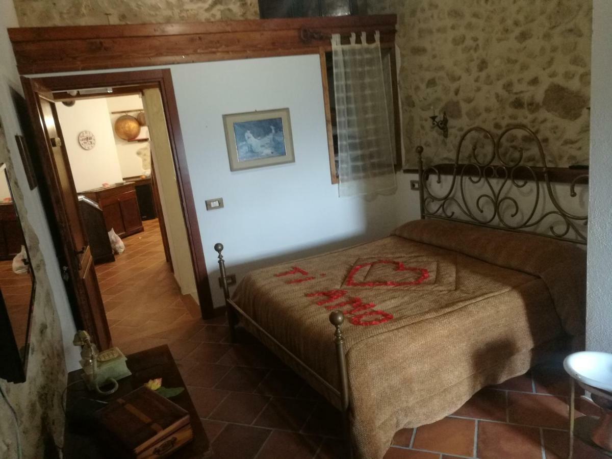 La Rupe Bed And Breakfast Norma Bagian luar foto