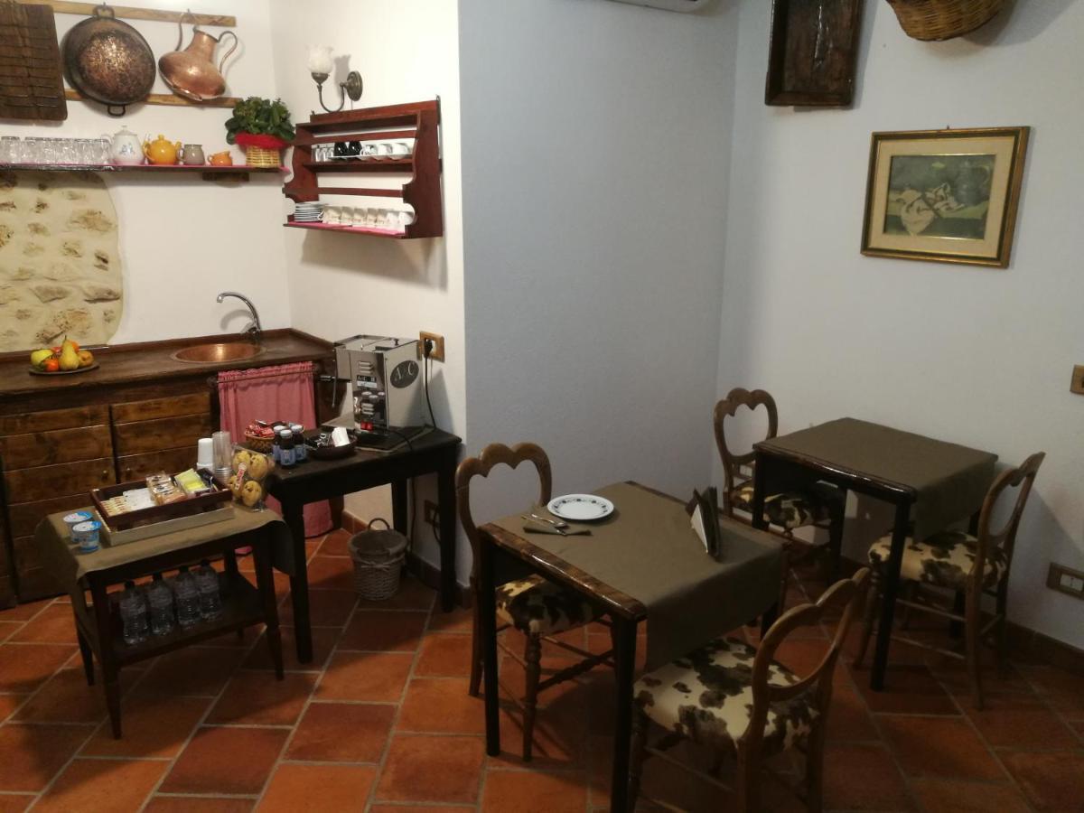 La Rupe Bed And Breakfast Norma Bagian luar foto